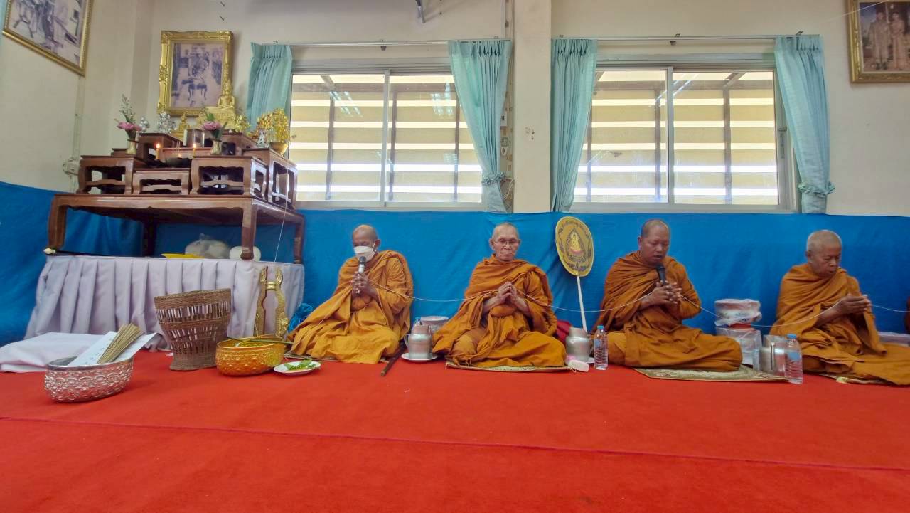 title - ส.ป.ก. ยโสธร จัดพิธีเจริญพระพุทธมนต์ทำบุญถวายภัตตาหารเพลแด่พระสงฆ์ พิธีสักการะศาลเจ้าที่และสิ่งศักดิ์สิทธิ์ประจำสำนักงาน เนื่องในเทศกาลวันขึ้นปีใหม่ไทย